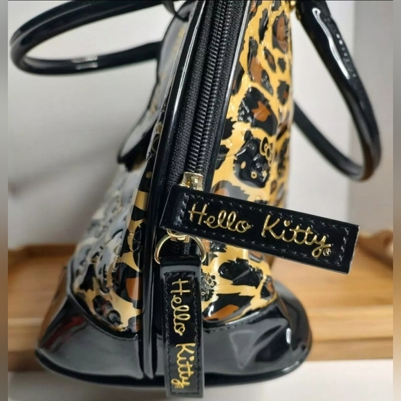 Hello Kitty Loungefly Patent Leather Handbag - Picture 4 of 10